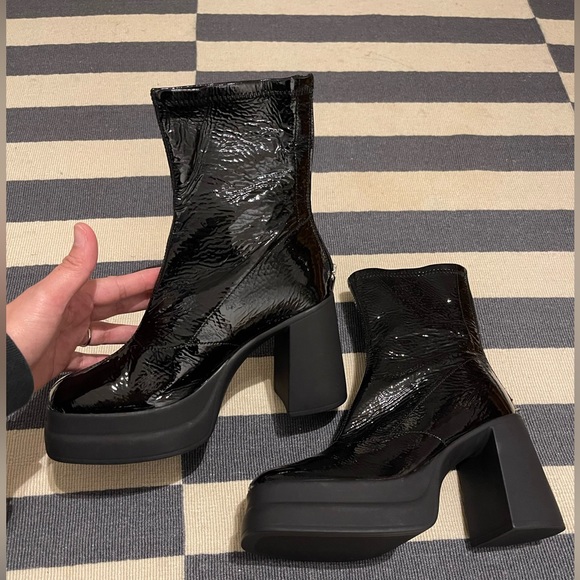 NWOB Women Free People Double Stack Platform Boot in Black Patent size 38.5 - Picture 3 of 11